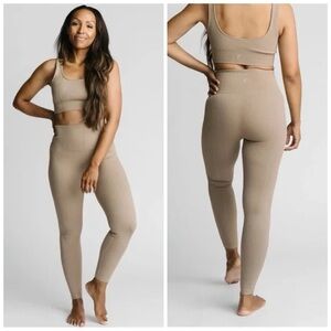 Zyia Size Small Taupe Textured High Waisted Firm & Free 7/8 Seamless Leggings